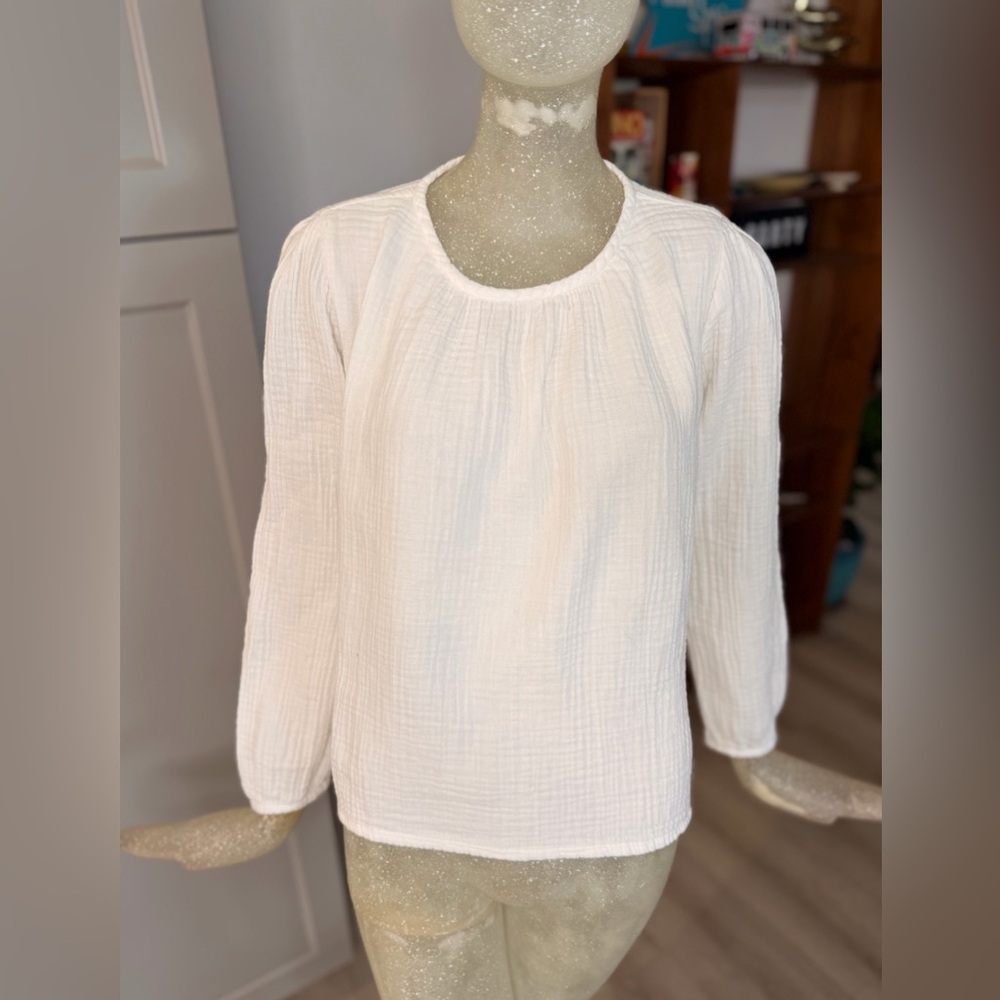 XiRENA Women's White Gauze Long Sleeve Blouse. Size Small